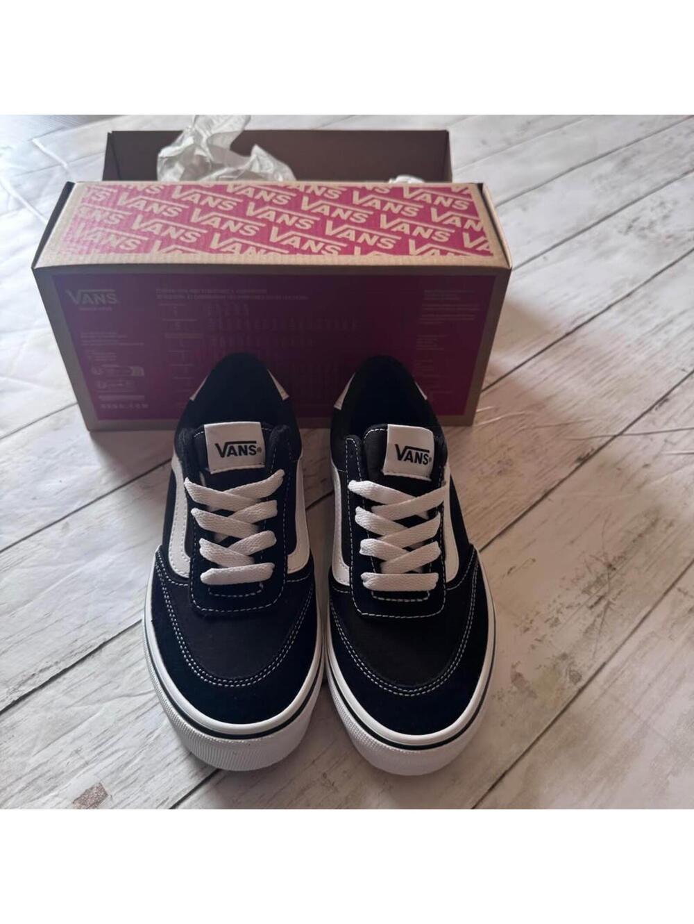 SOLD New Vans Brooklyn LS Black White Youth Size 2 With Box